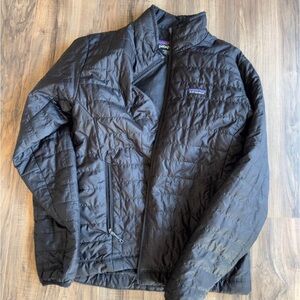 Patagonia Men's Quilted Black Puffer Jacket - Medium
